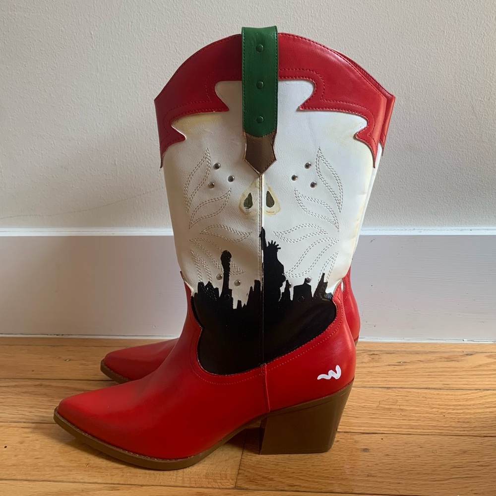 Big Apple hand painted cowboy boots